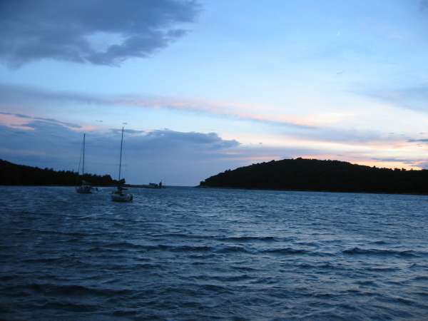 103-0358 img
