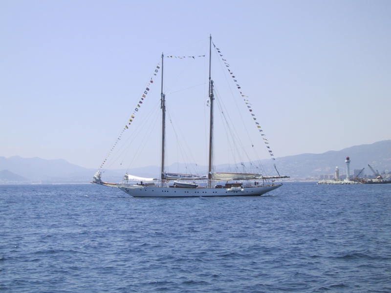 110-1095 IMG